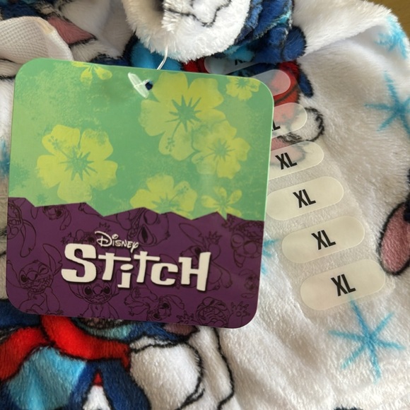 NWT Disney Stitch White and Blue Fleece Pajama Sleep Shorts Winter Themed - Picture 5 of 6